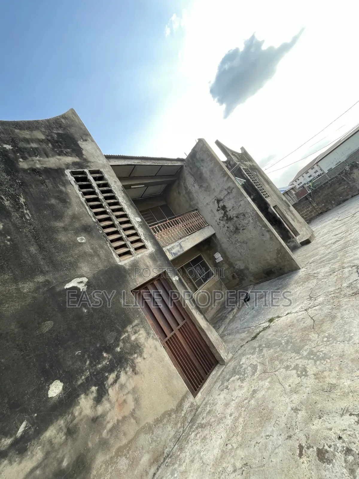 3bdrm Block of Flats in Afijagba, Alakia for sale in Alakia