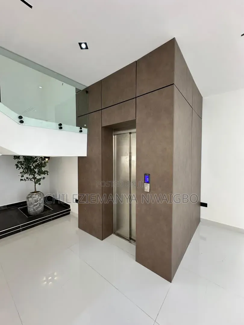 5bdrm Duplex in Ikate for sale in Ikate