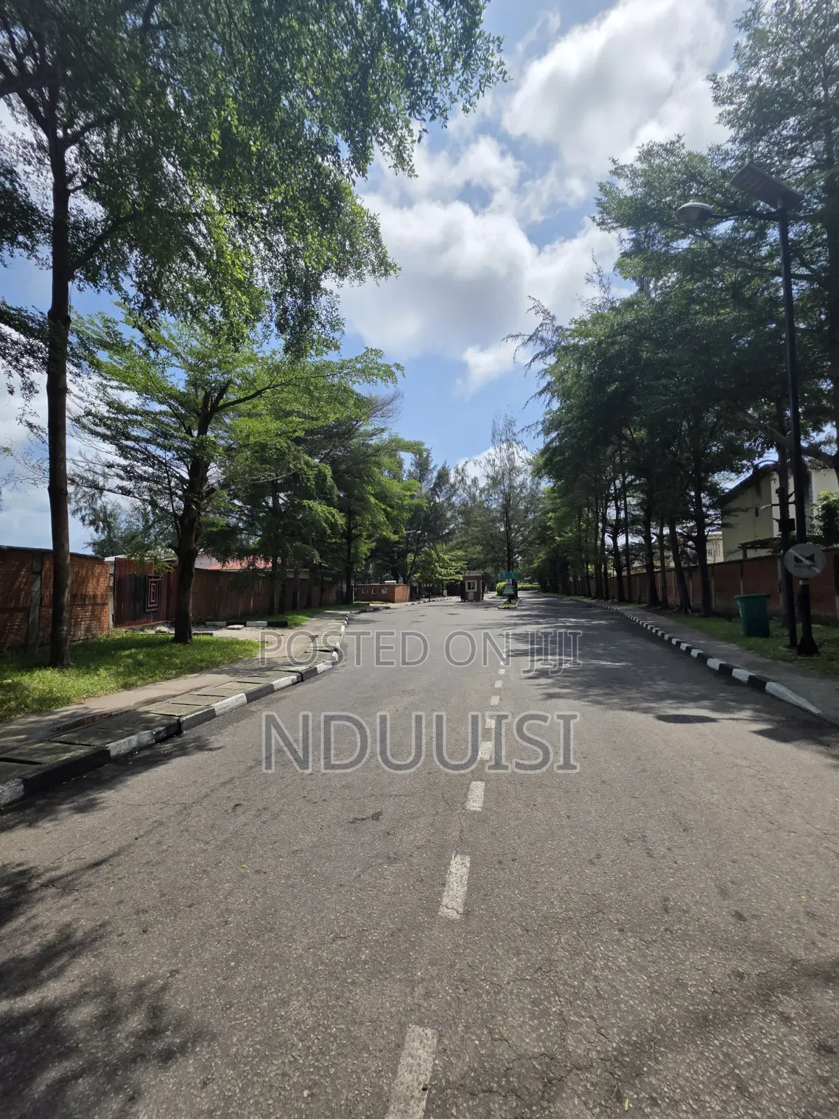 Primed 800sqm Residential Plot in a Beautiful Estate in Chevron