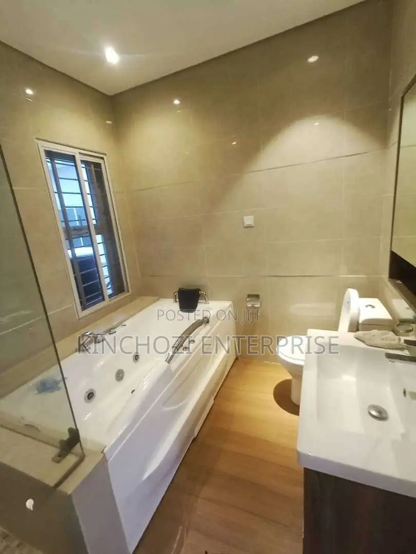 3bdrm Duplex in Earls Court Ikate for sale in Ikate