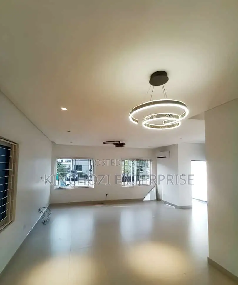 3bdrm Duplex in Earls Court Ikate for sale in Ikate