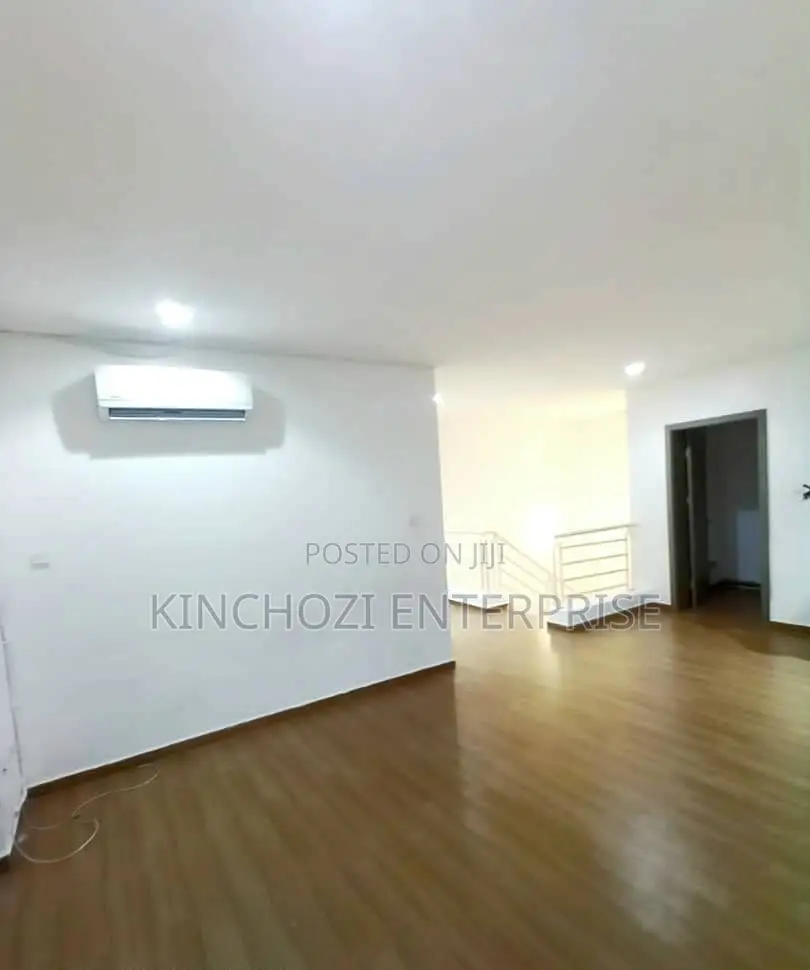 3bdrm Duplex in Earls Court Ikate for sale in Ikate