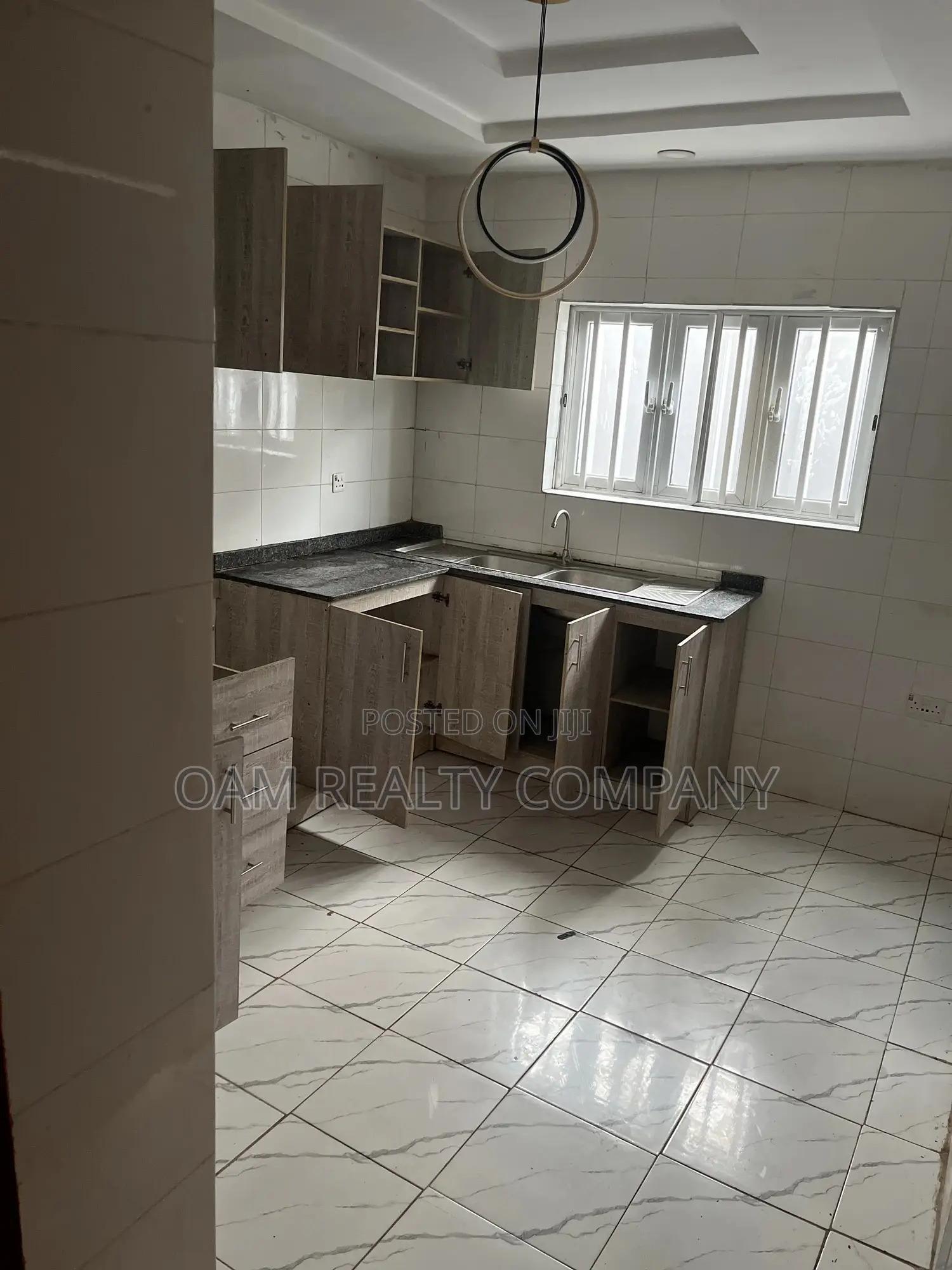 Furnished 4bdrm Bungalow in Apata for sale in Apata
