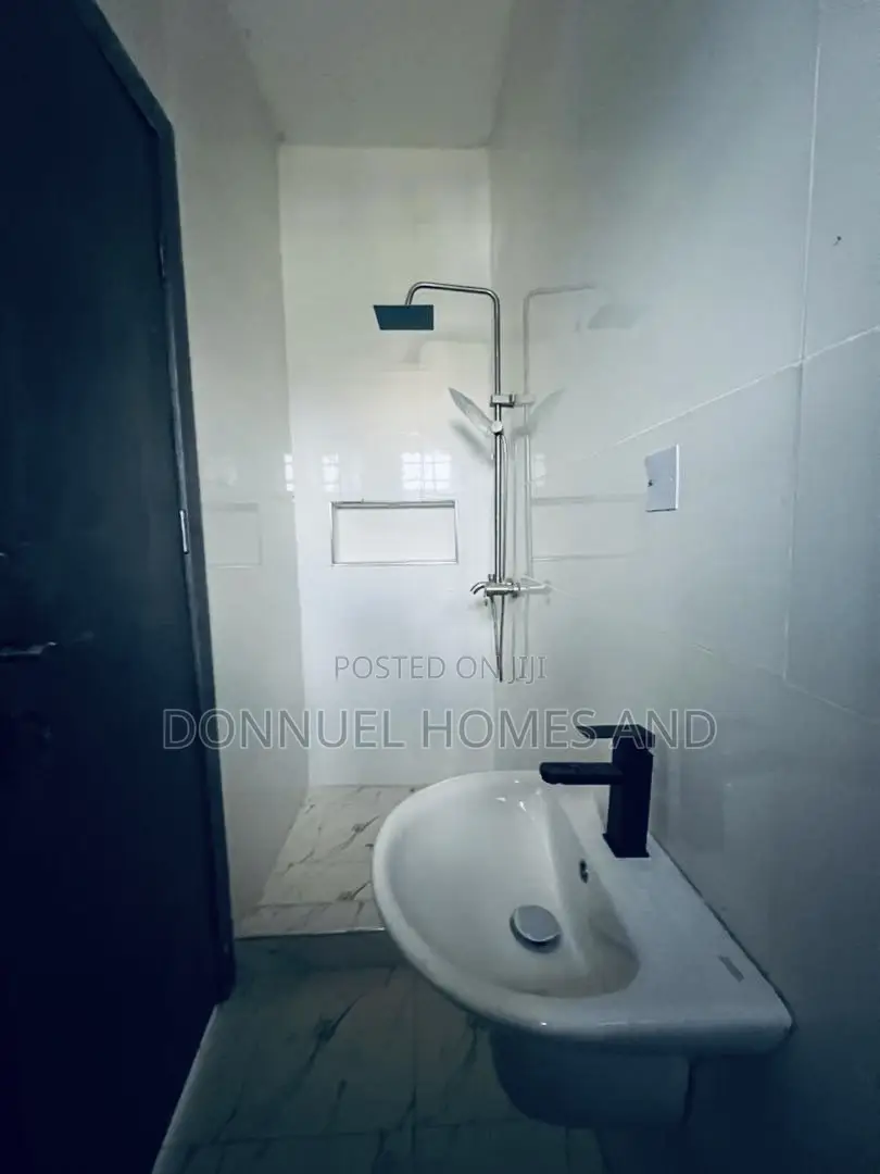 2bdrm Apartment in Lekki Expressway for rent in Lekki Expressway