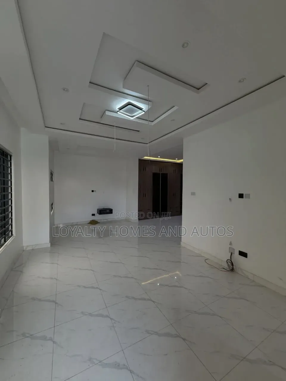 5bdrm House in Omole Phase 2 for sale in Omole Phase 2