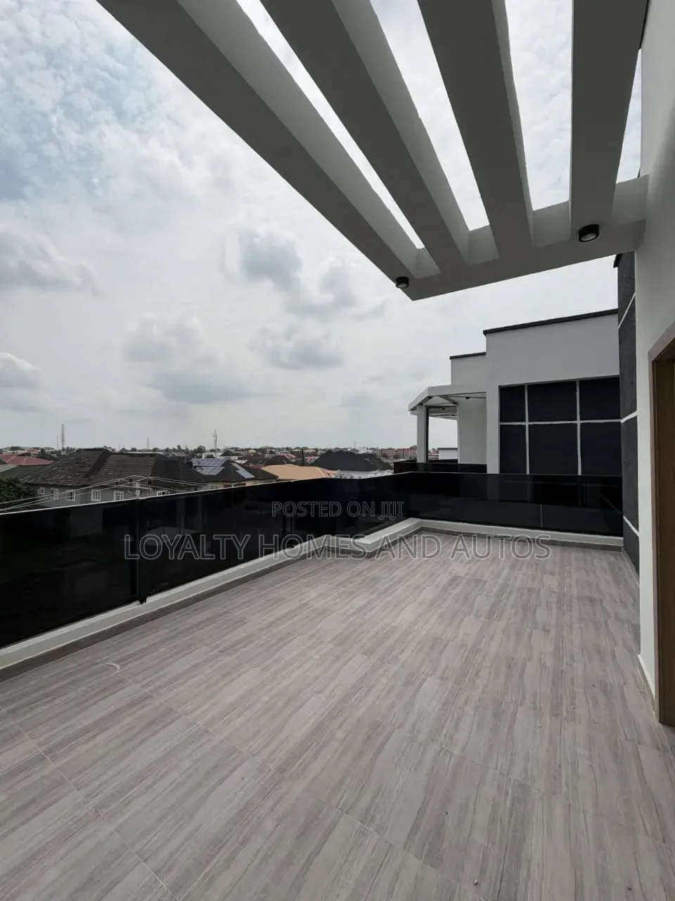 5bdrm House in Omole Phase 2 for sale in Omole Phase 2