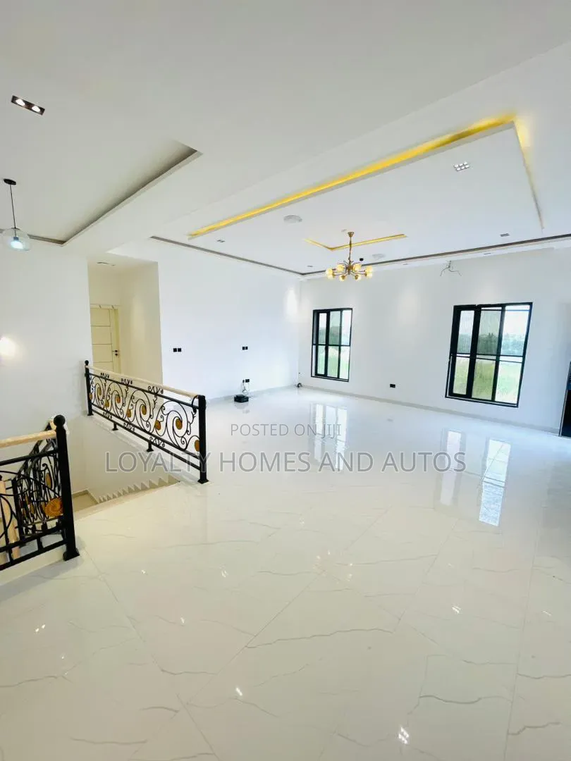 6bdrm House in Chevron for sale in Chevron