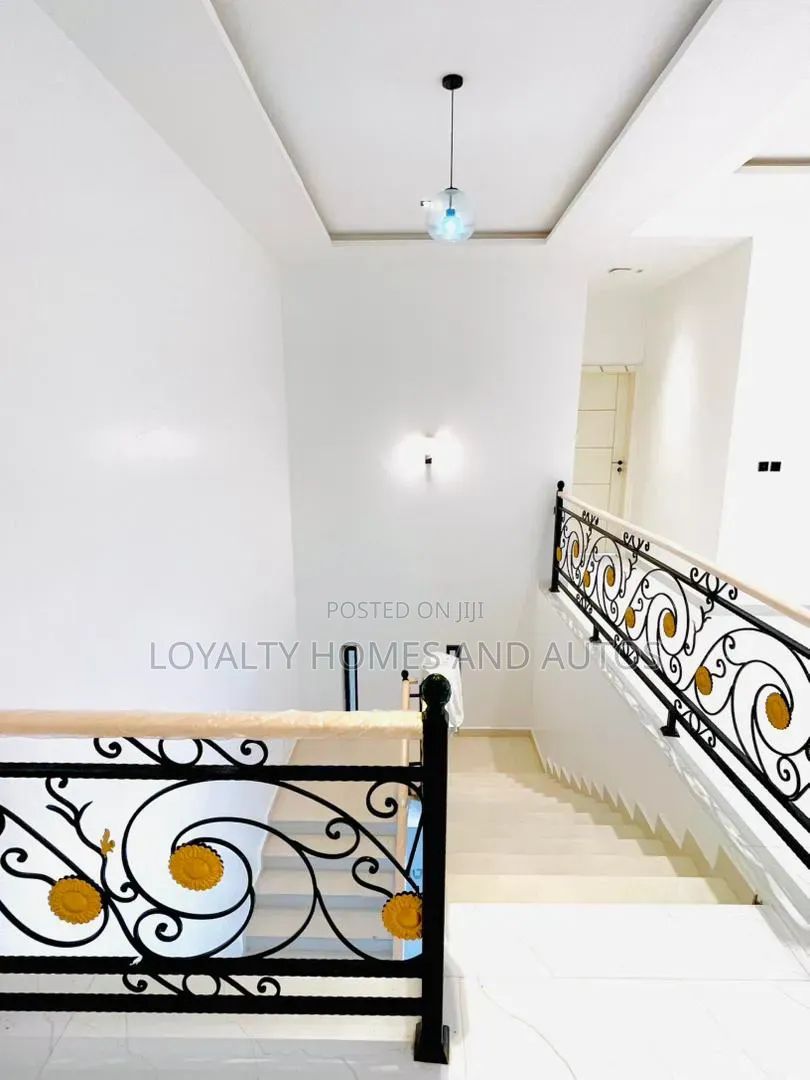 6bdrm House in Chevron for sale in Chevron