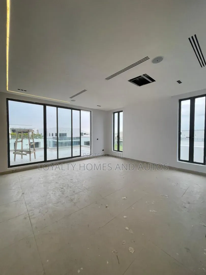5bdrm Duplex in Ikate for sale in Ikate