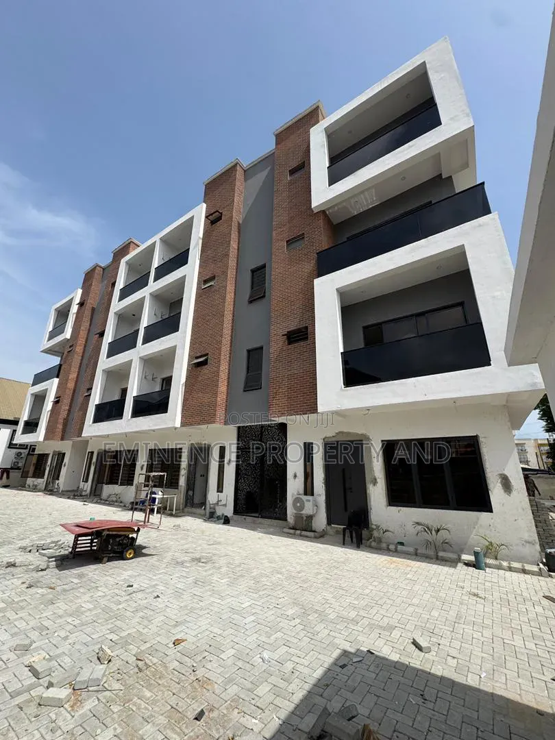 Spacious 3 Bedroom Maisonette Duplex With a Bq in Lekki Phase 1