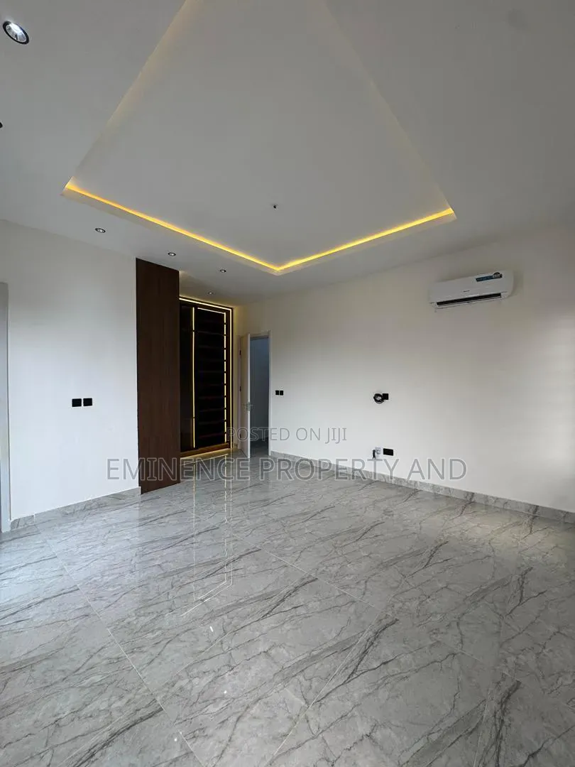 Spacious 3 Bedroom Maisonette Duplex With a Bq in Lekki Phase 1