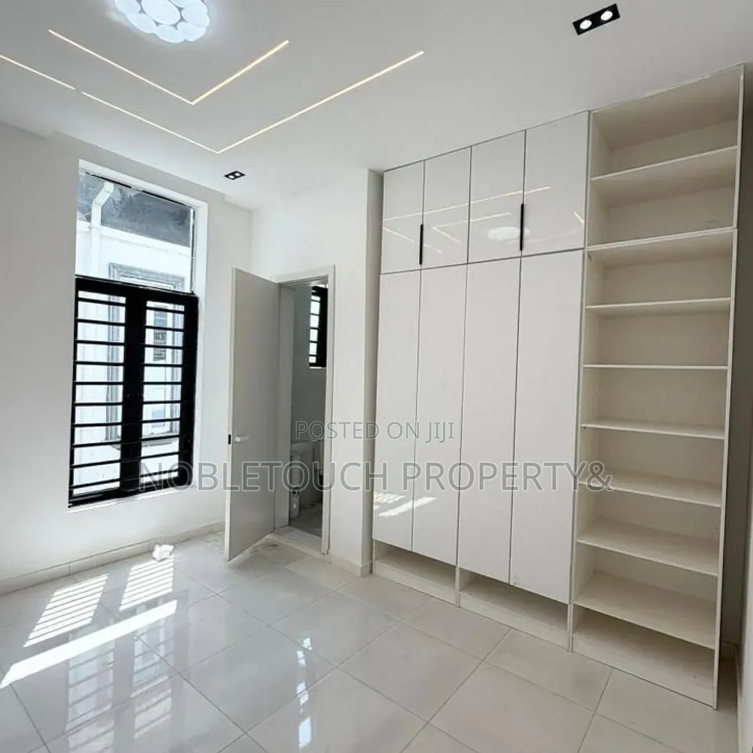 4bdrm Duplex in Ikota Gra Lekki for sale in Ikota