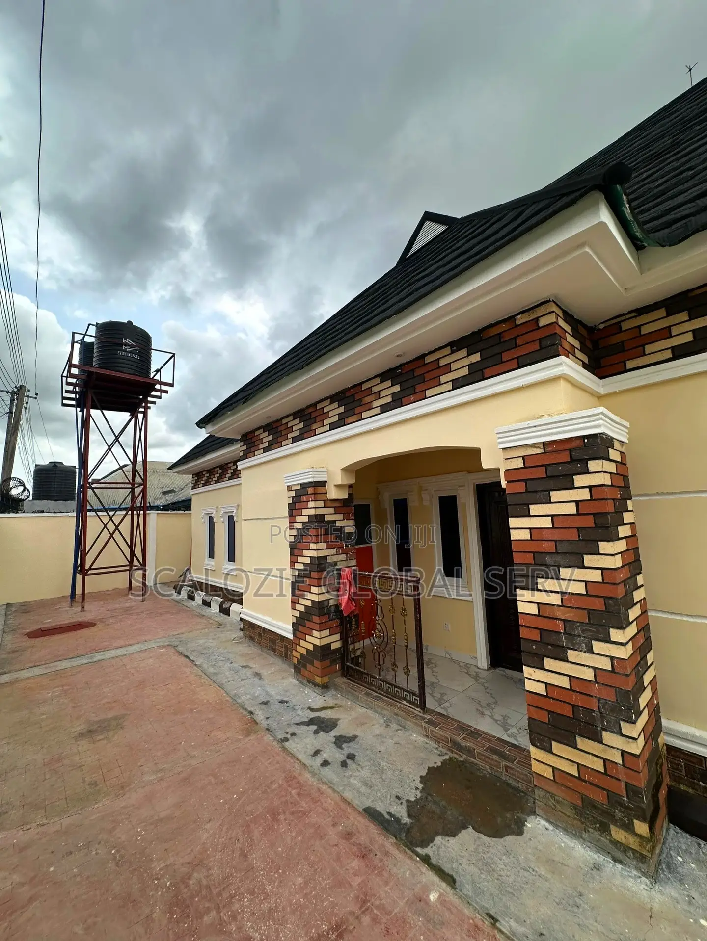 2bdrm Block of Flats in Rumunduru, Port-Harcourt for sale in Port-Harcourt