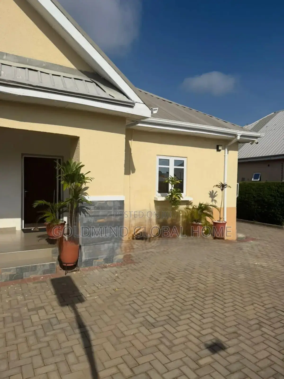 3bdrm Bungalow in Lugbe - Abuja for sale in Sabon Lugbe