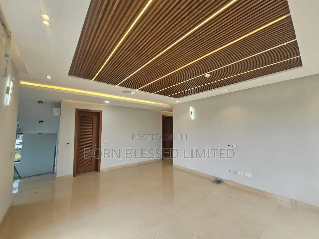 5bdrm Duplex in Banana Island for sale in Banana Island