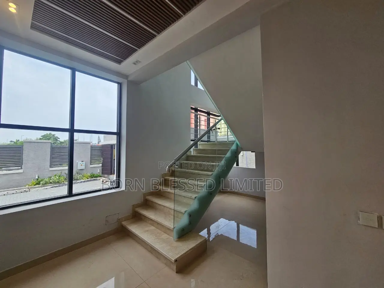 5bdrm Duplex in Banana Island for sale in Banana Island