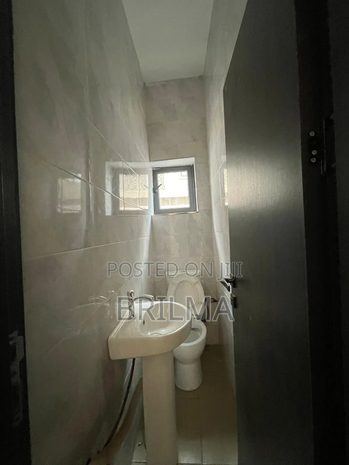 3bdrm Block of Flats in Jahi for sale in Jahi