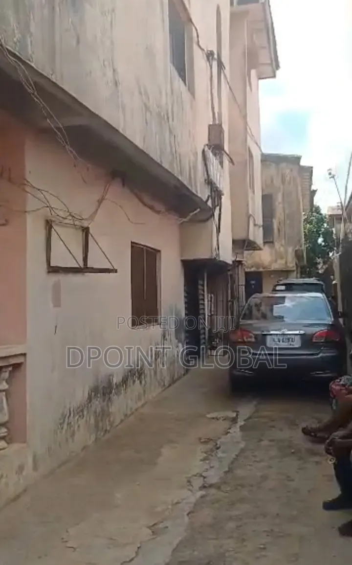 14bdrm Block of Flats in In Estate, Ejigbo / Ejigbo for sale in Ejigbo / Ejigbo