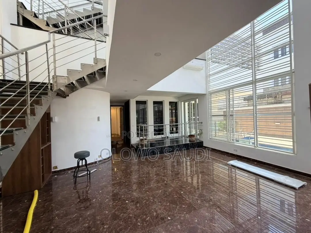 5bdrm Duplex in Banana Island for rent in Banana Island