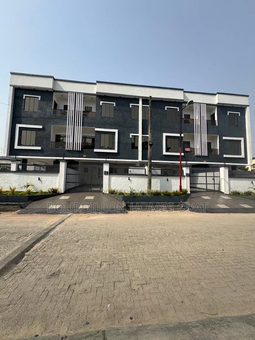 4bdrm Duplex in Lekki Phase 1 for sale in Lekki Phase 1