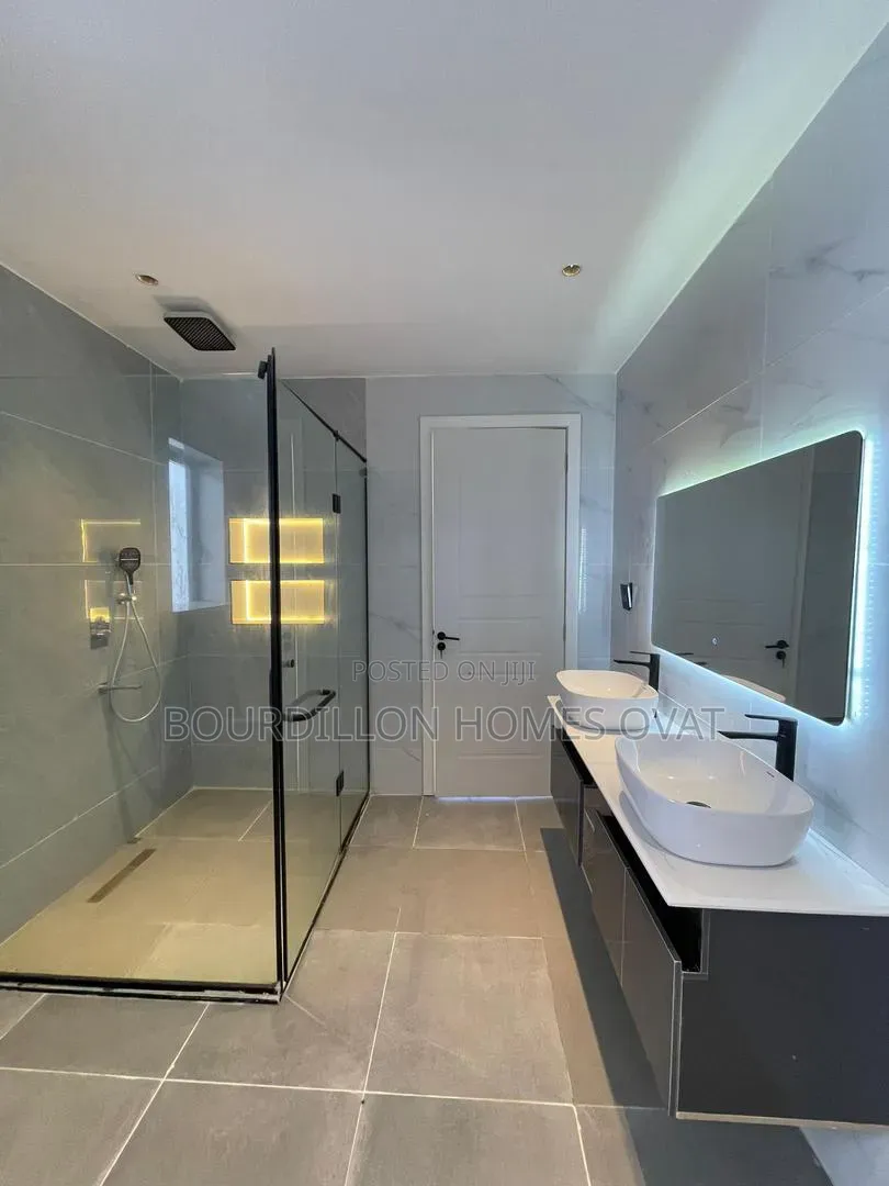 5bdrm Duplex in Lekki Phase 1 Lagos for sale in Lekki Phase 1