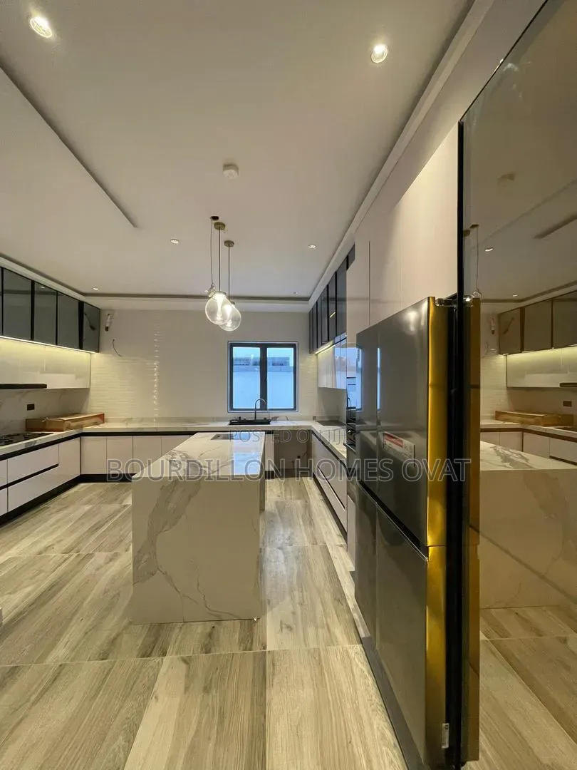 5bdrm Duplex in Lekki Phase 1 Lagos for sale in Lekki Phase 1