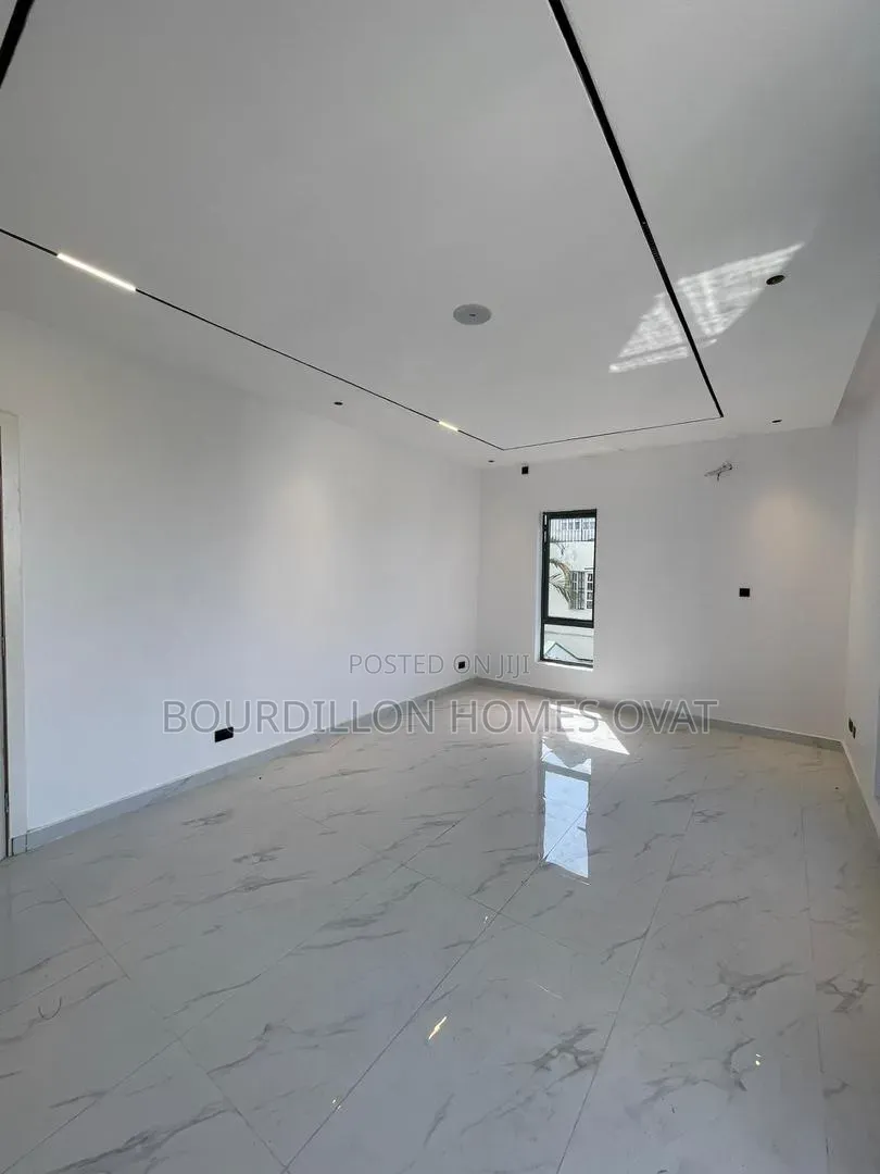 5bdrm Duplex in Lekki Phase 1 Lagos for sale in Lekki Phase 1