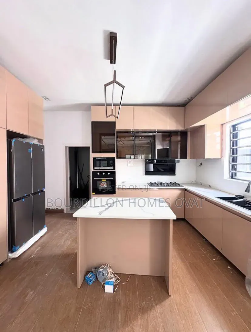 5bdrm Duplex in Ikota Lagos State for sale in Ikota
