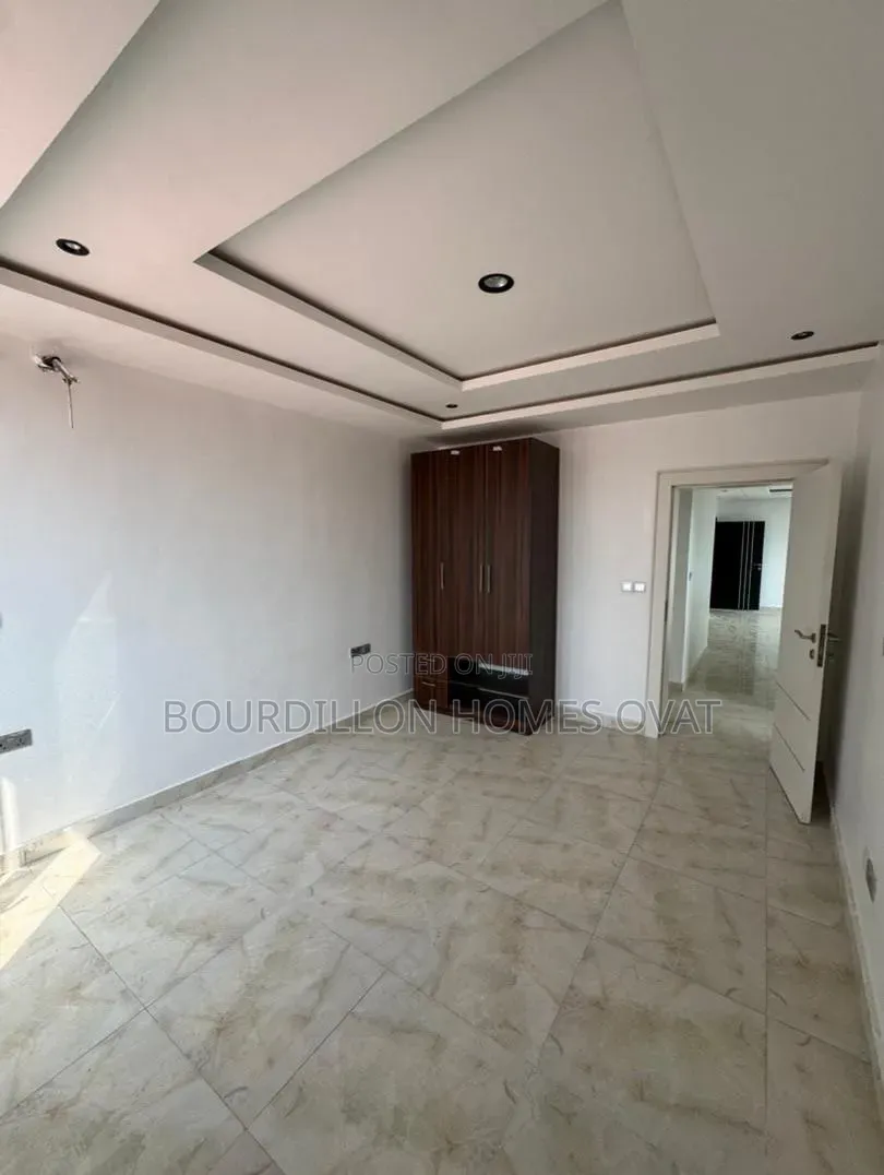 3bdrm Apartment in Ikate Lagos for rent in Ikate