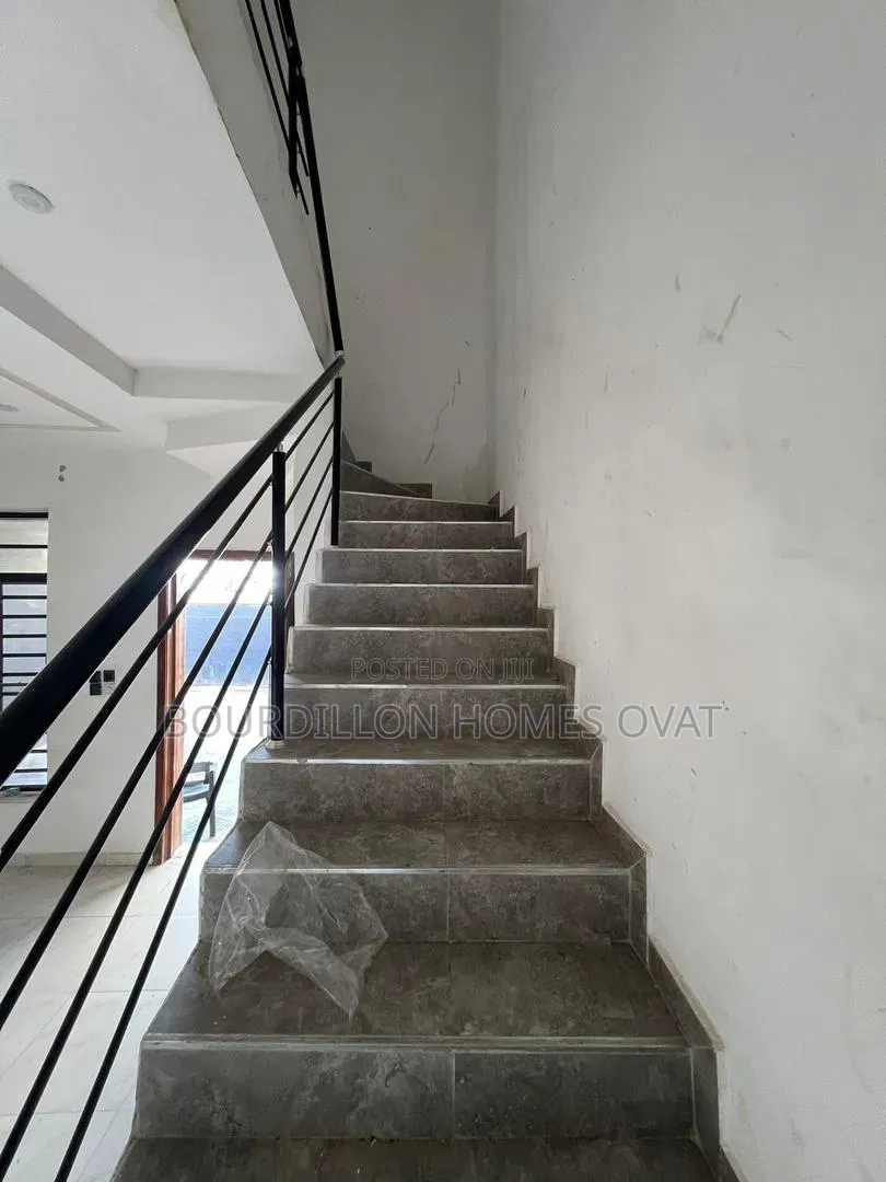 4bdrm Duplex in Ikota Lekki Lagos for rent in Ikota