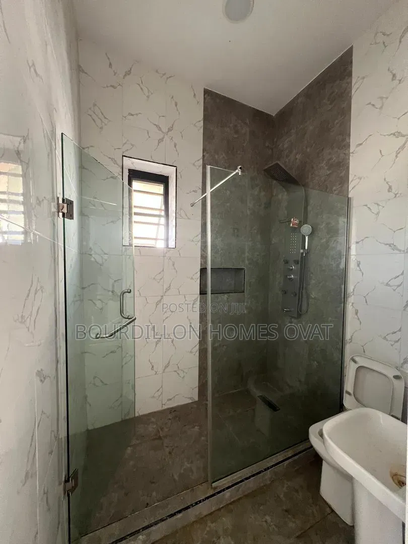 4bdrm Duplex in Ikota Lekki Lagos for rent in Ikota