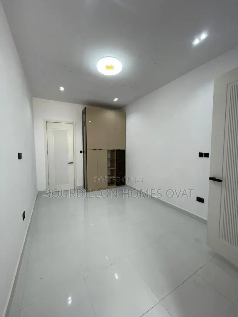 2bdrm Apartment in Ologolo Lekki Lagos for sale in Ologolo