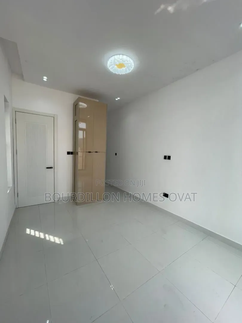 2bdrm Apartment in Ologolo Lekki Lagos for sale in Ologolo