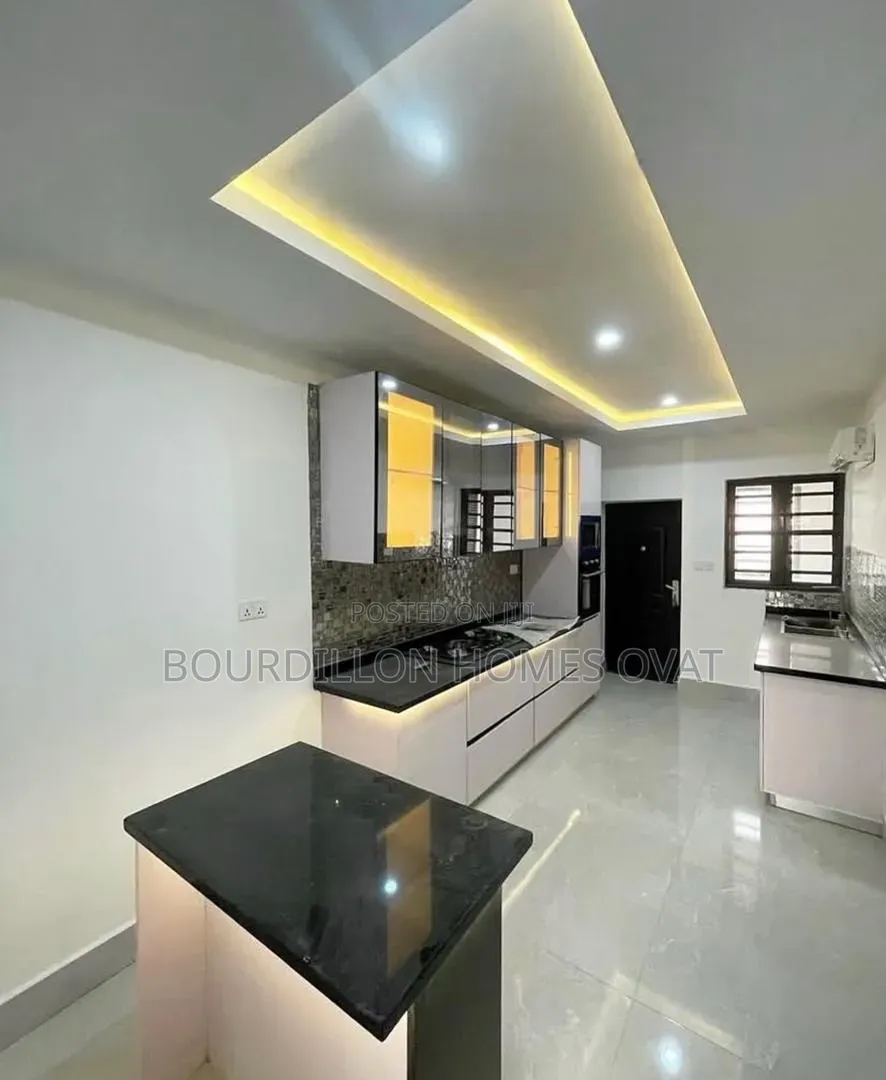 3bdrm Apartment in Oniru Victoria for rent in Victoria Island