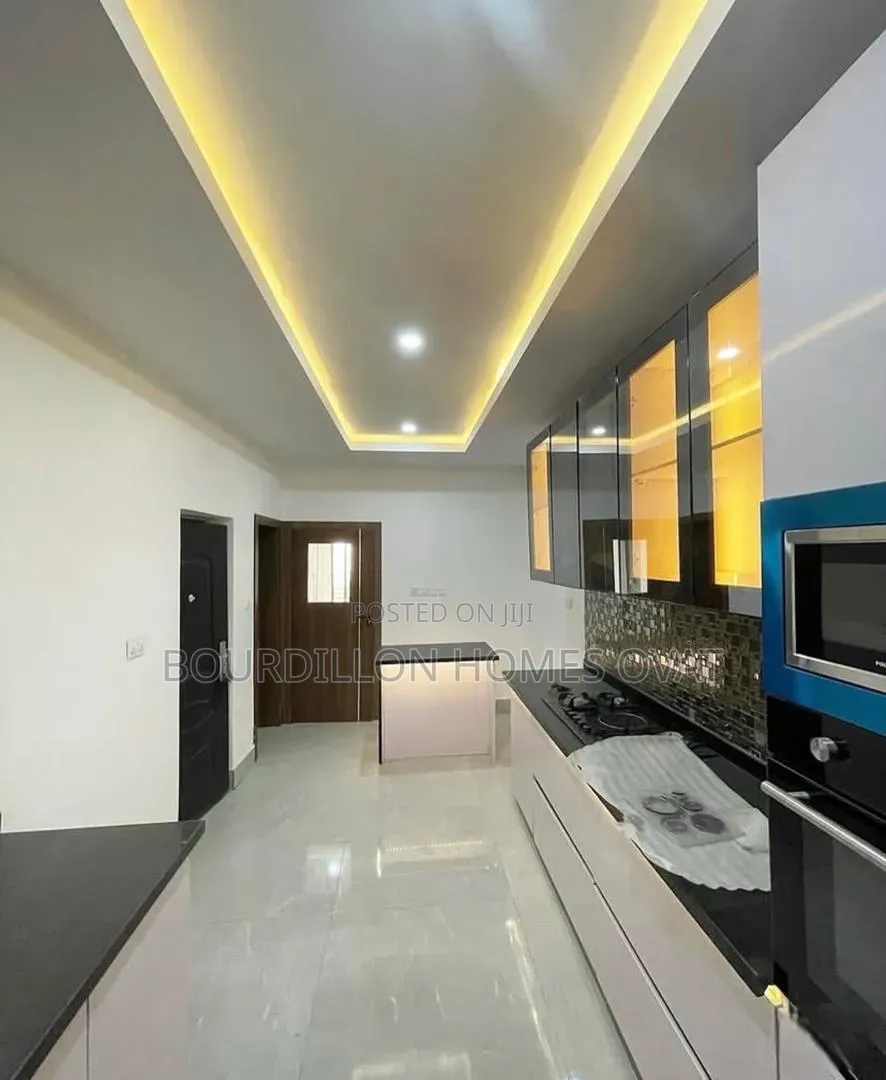 3bdrm Apartment in Oniru Victoria for rent in Victoria Island
