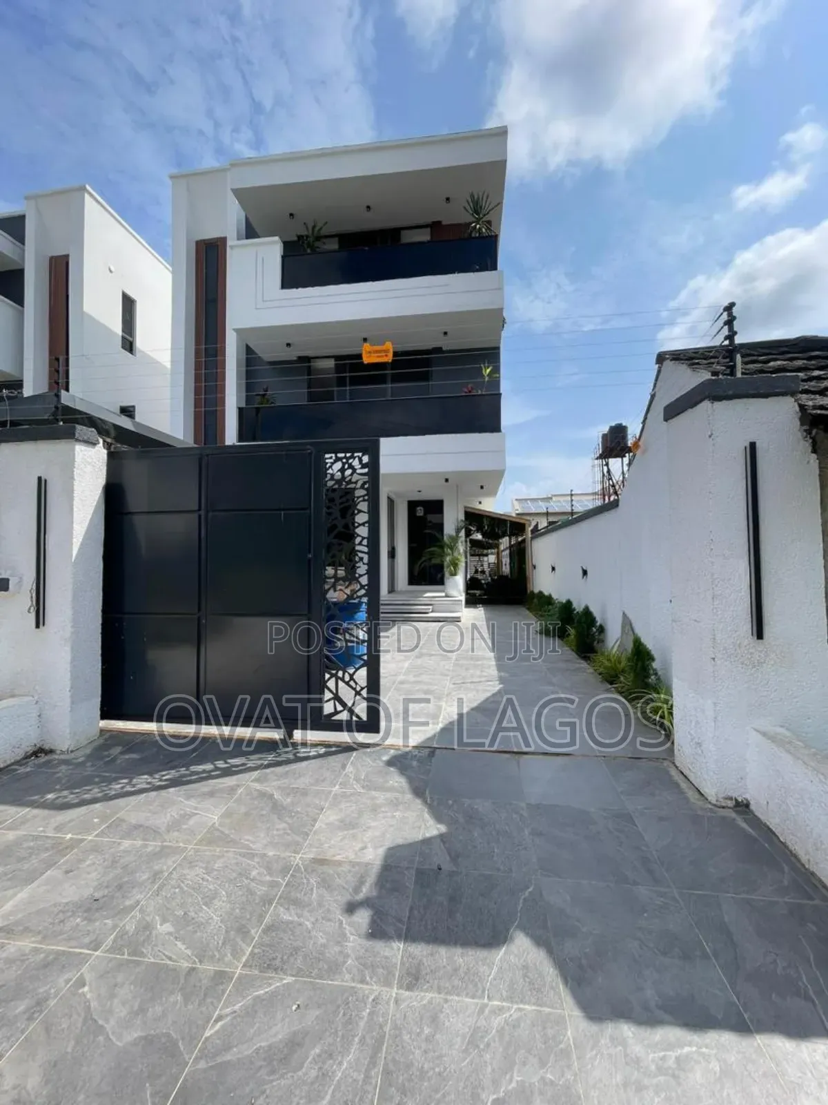 5bdrm Duplex in Lekki Phase 1 for sale in Lekki Phase 1