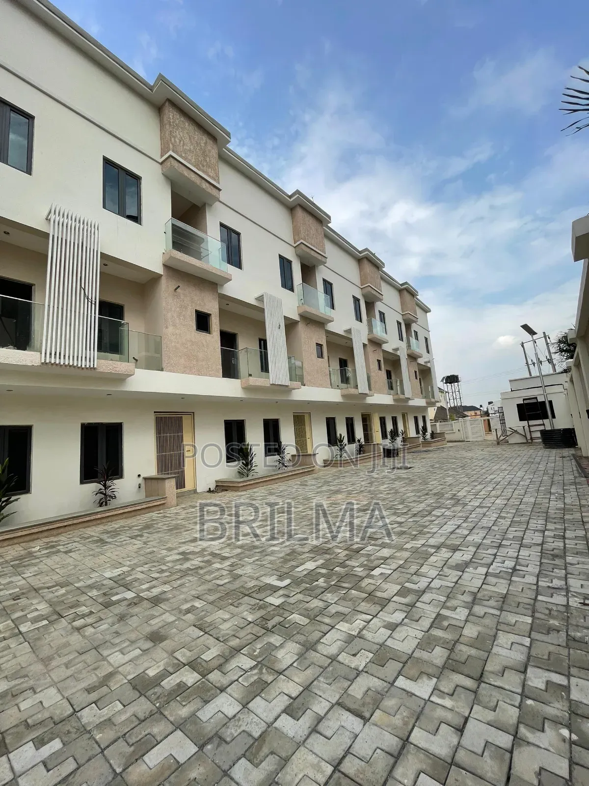 4bdrm Duplex in Jahi for sale in Jahi