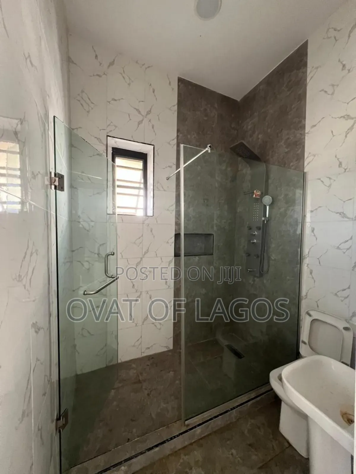 4bdrm Duplex in Ikota for rent in Ikota