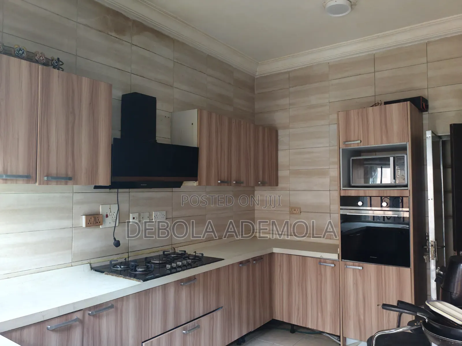 4bdrm Townhouse / Terrace in Denco Court, Ikate-Elegushi for rent in Ikate-Elegushi