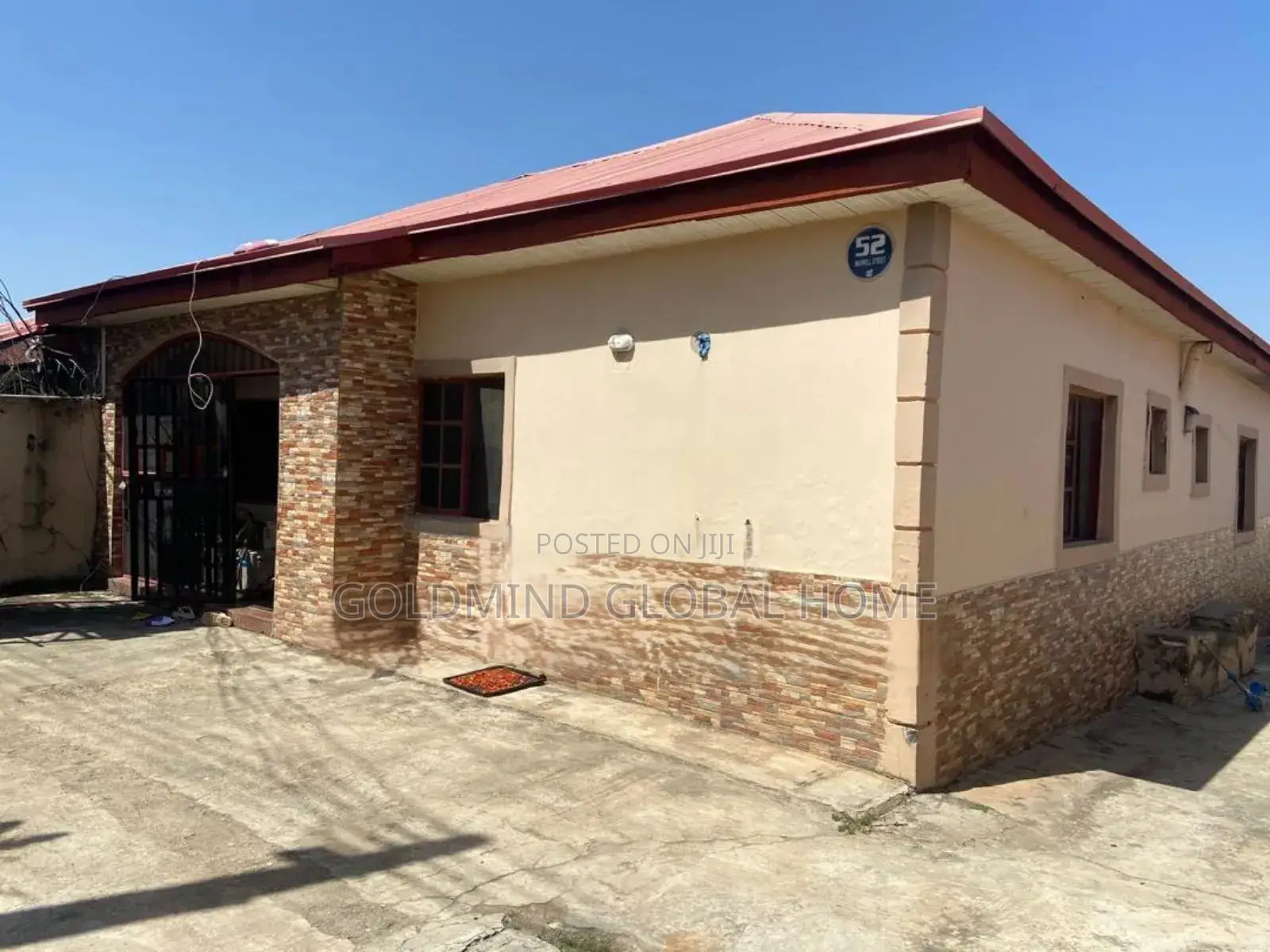 2bdrm Bungalow in Lugbe - Abuja for sale in Sabon Lugbe