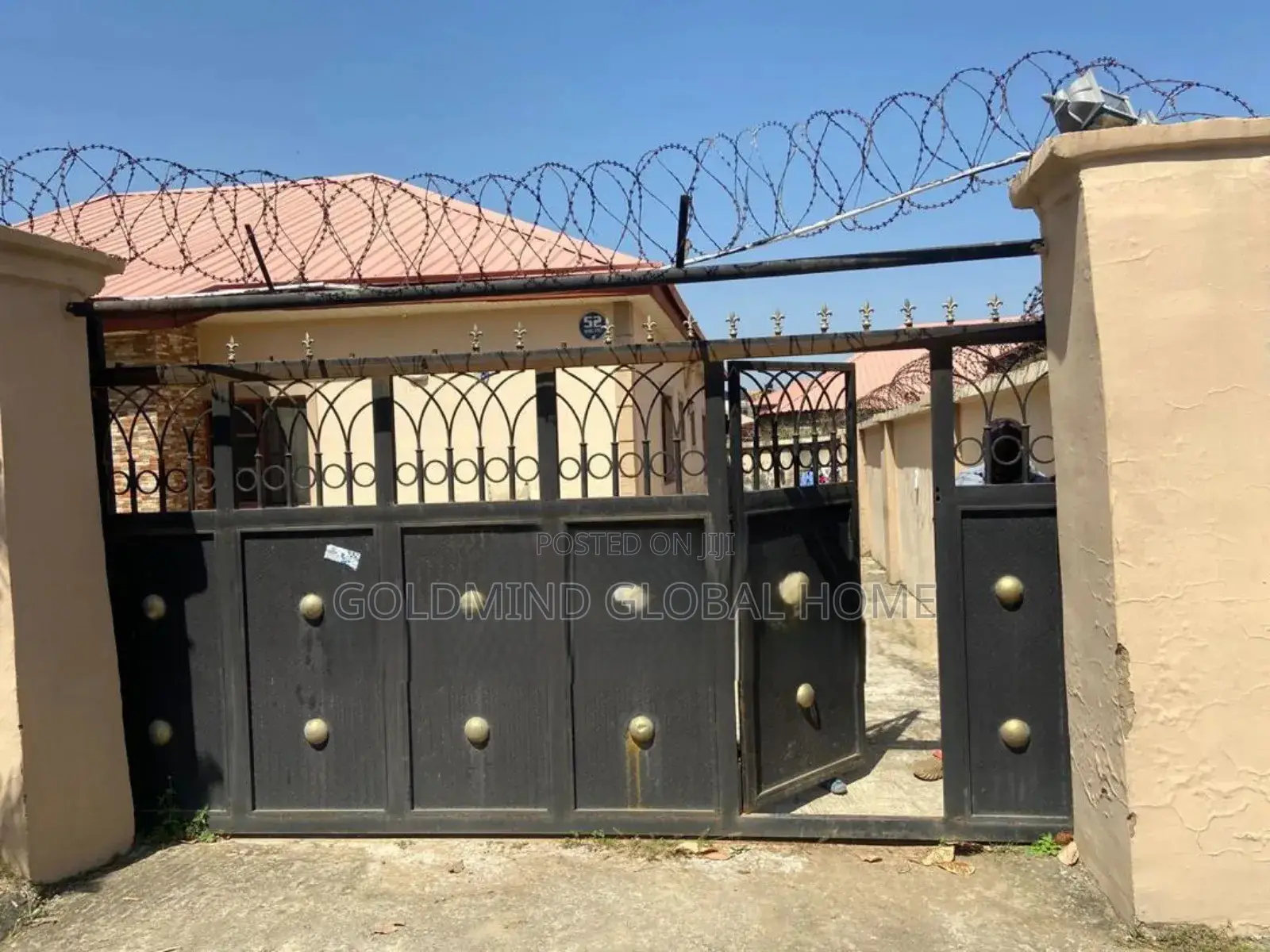 2bdrm Bungalow in Lugbe - Abuja for sale in Sabon Lugbe