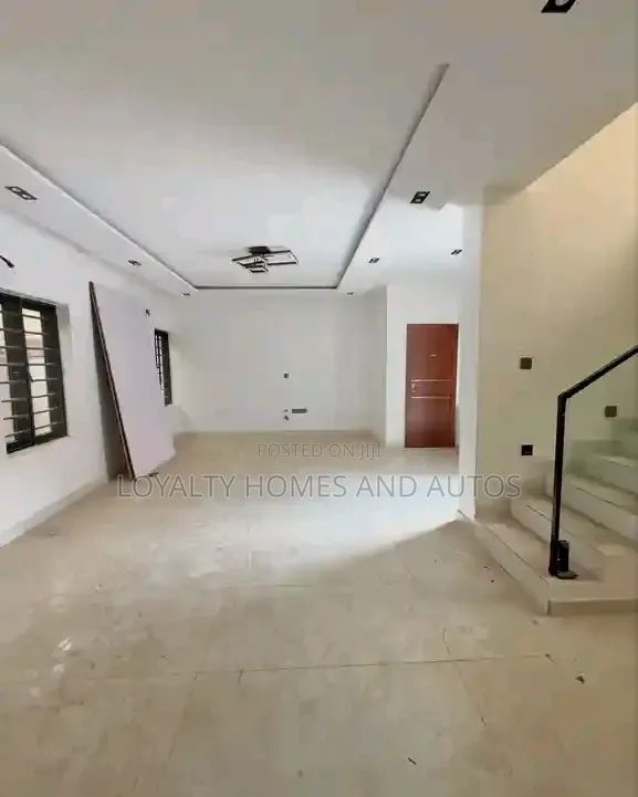 4bdrm Duplex in GRA Phase 1 for sale in GRA Phase 1