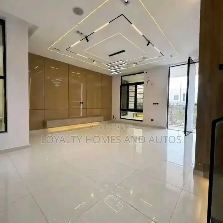 5bdrm House in Chevron for sale in Chevron
