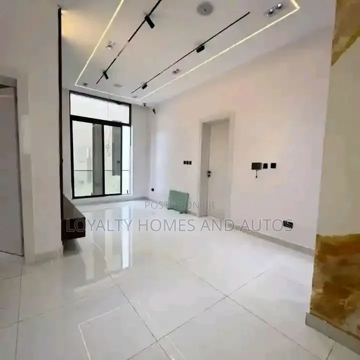 5bdrm House in Chevron for sale in Chevron