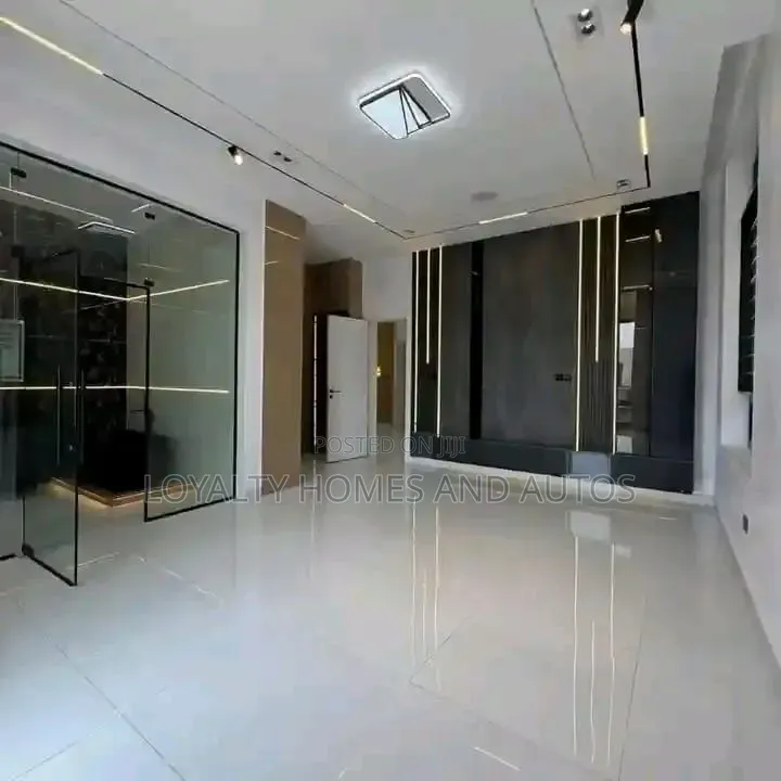 5bdrm House in Chevron for sale in Chevron