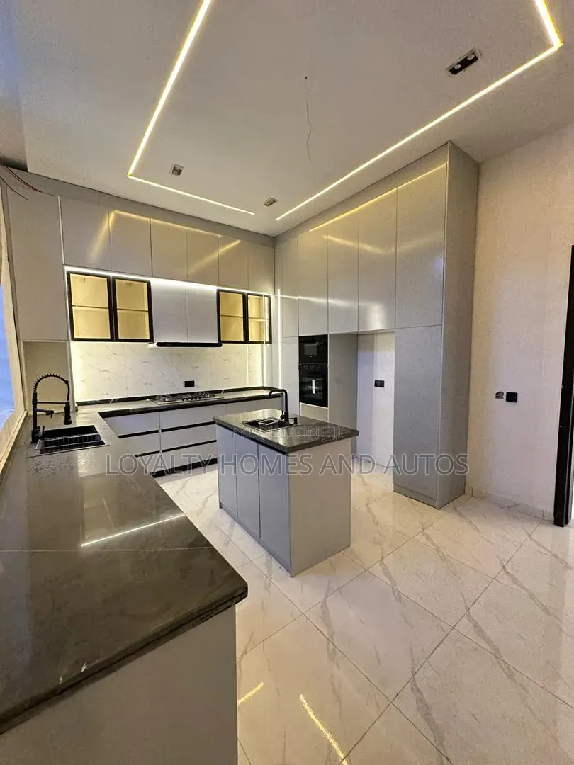 5bdrm House in Chevron for sale in Chevron