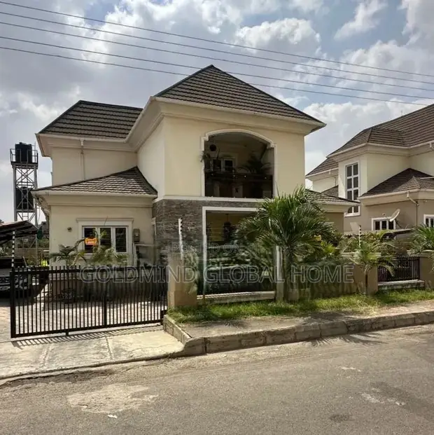 4bdrm Duplex in Lugbe -Abuja for sale in Sabon Lugbe