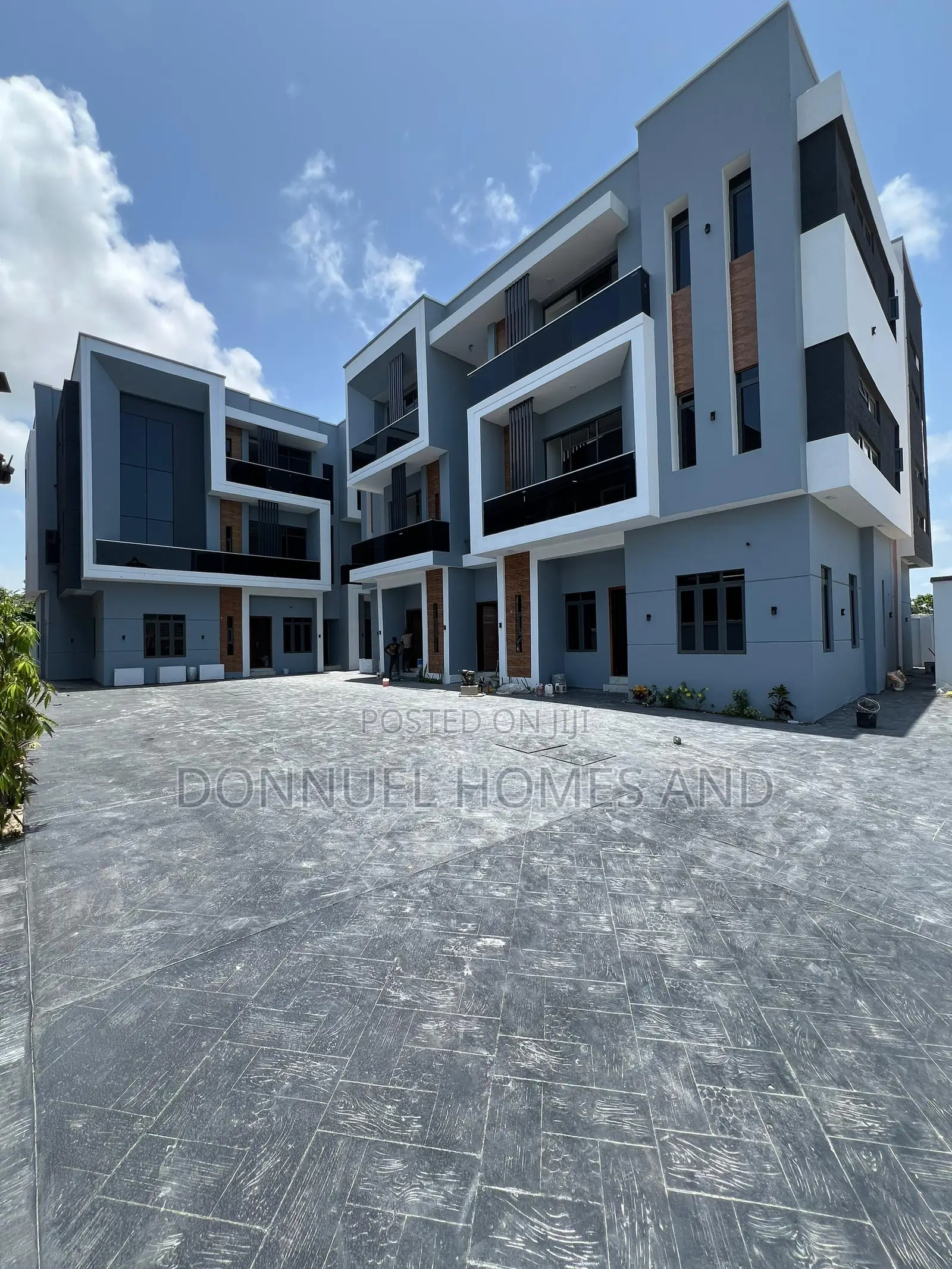 2bdrm Apartment in Lekki Expressway for sale in Lekki Expressway