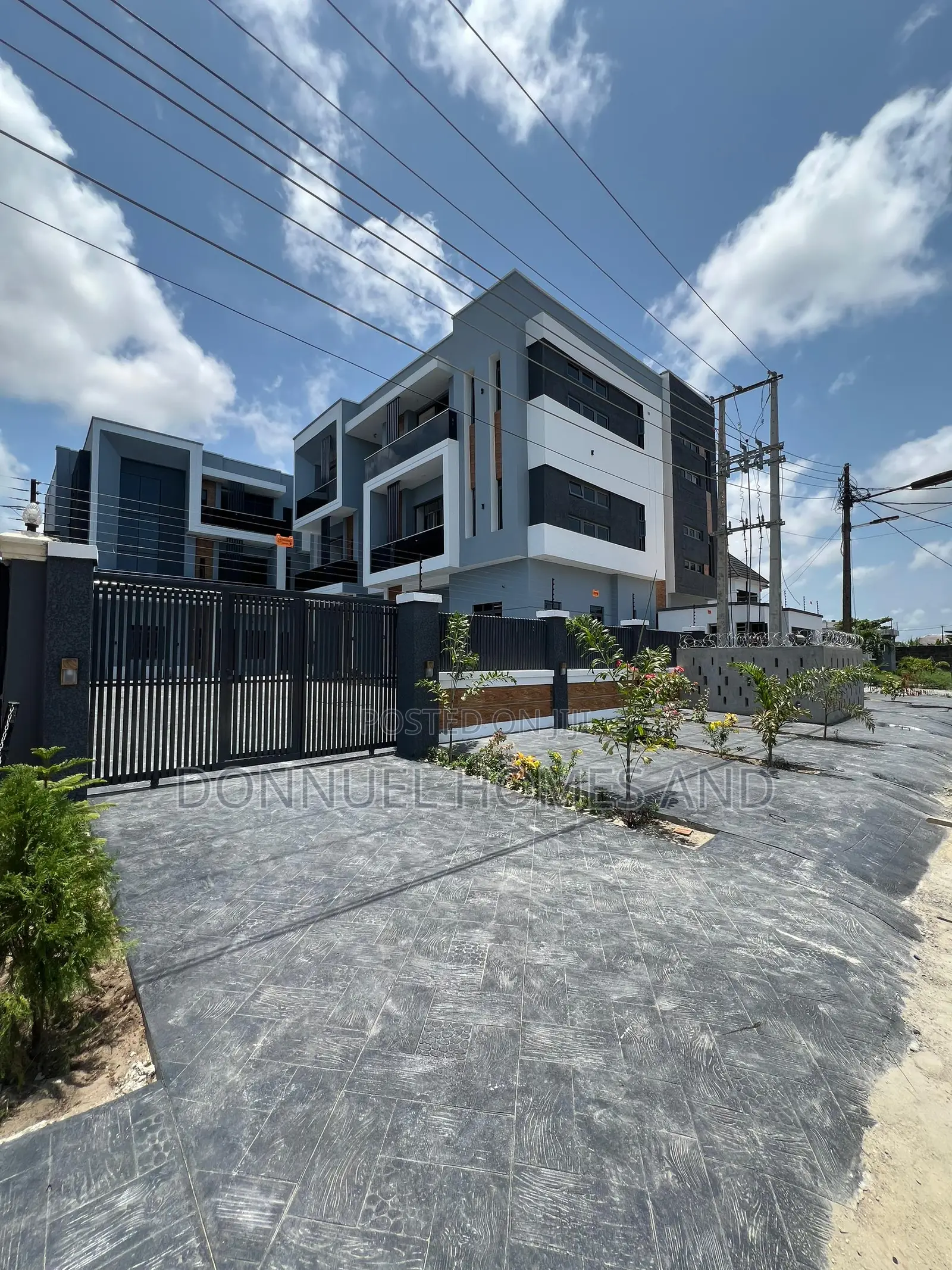 2bdrm Apartment in Lekki Expressway for sale in Lekki Expressway