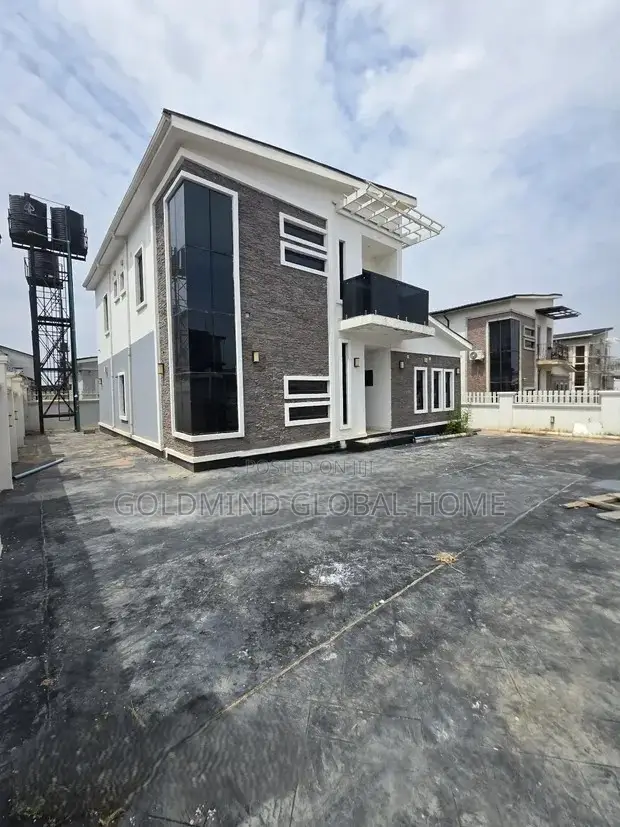 4bdrm Duplex in Lugbe - Abuja for sale in Sabon Lugbe